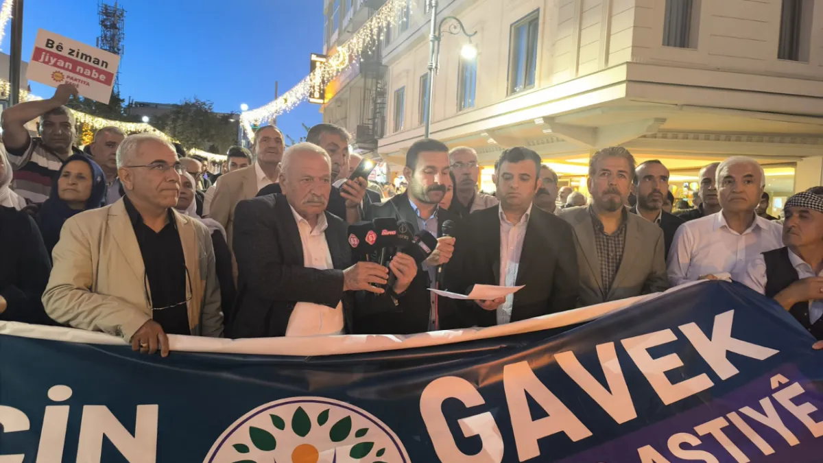DEM Parti'den “Barışa Adım At” yürüyüşü düzenlendi!
