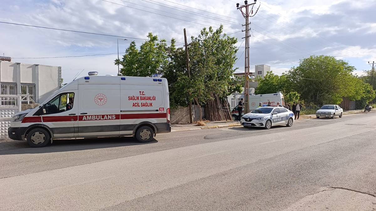 Motosiklet yayaya çarptı: Hastaneye kaldırıldı!