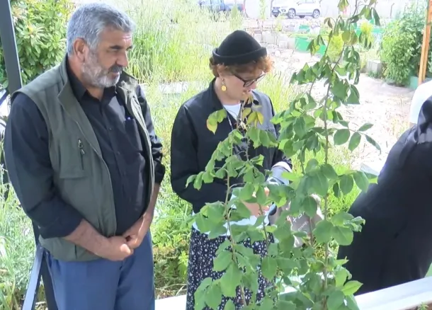 Yasemin Minguzzi, Gülistan Doku ve Rojin Kabaiş’in ailesini ziyaret etti!
