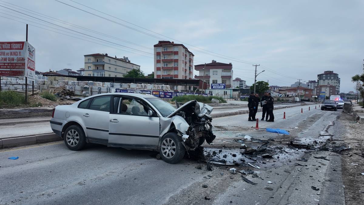 iki otomobil çarpıştı! Feci kazada ölü ve yaralılar var!