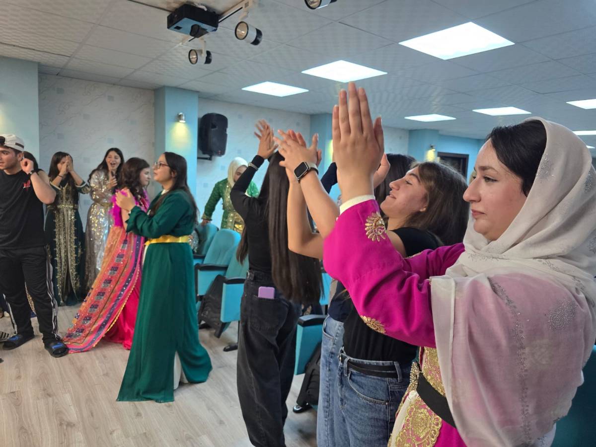 Şanlıurfa’da çocuk gelinler ve bağımlılık temalı tiyatro beğeni topladı!