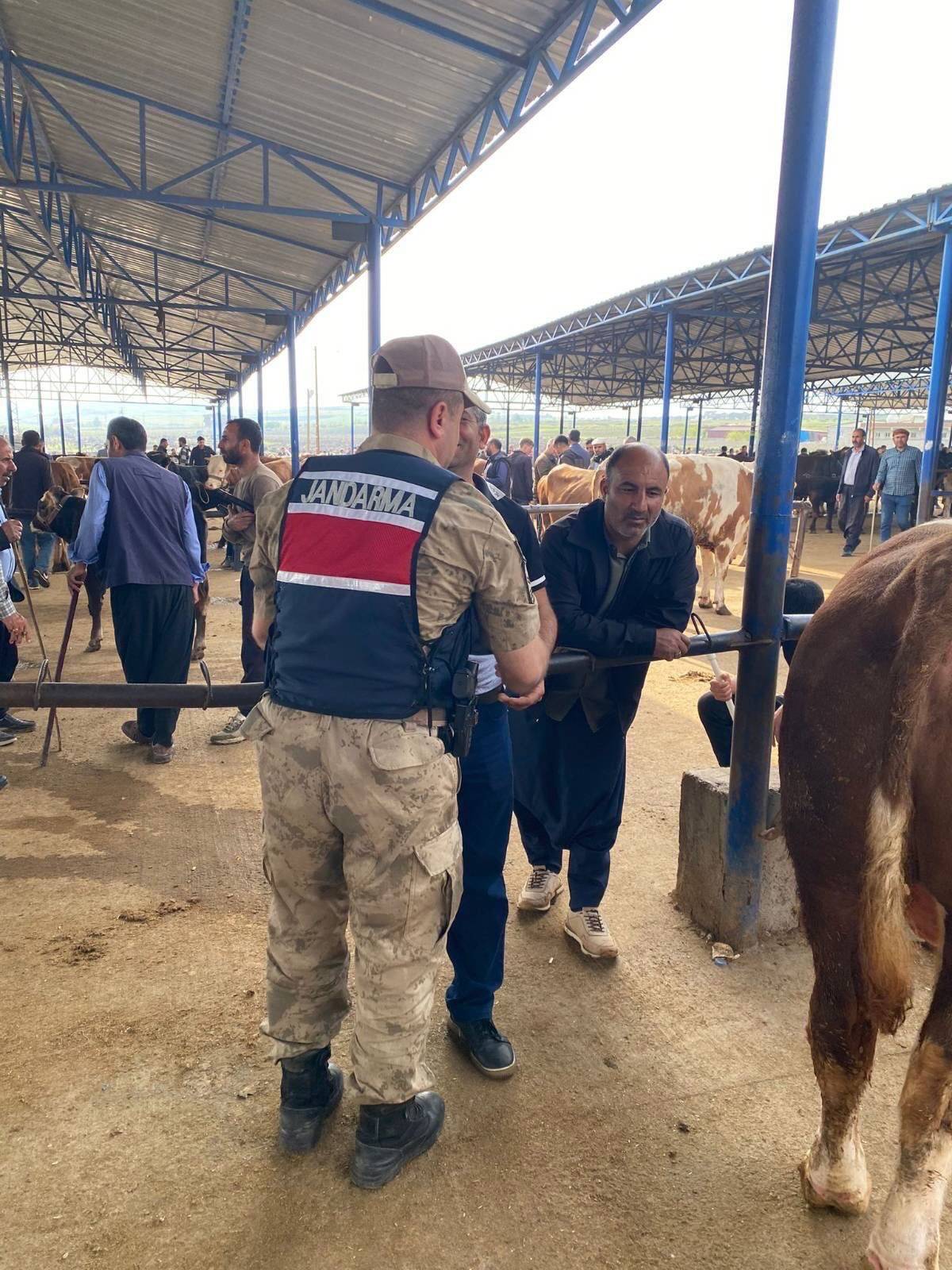 Şanlıurfa’da kurban pazarlarına sıkı güvenlik önlemi!