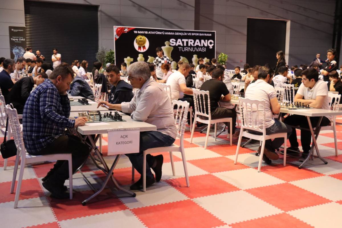 Şanlıurfa'da gençlik haftası satranç turnuvası başladı!