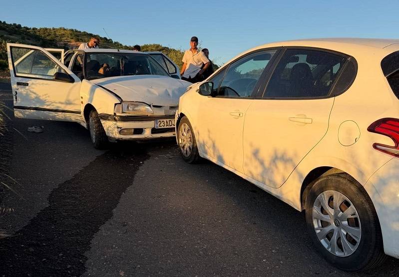 Otomobiller çarpıştı: Çok sayıda yaralı var!