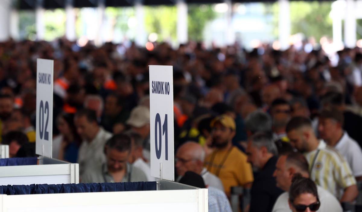 Fenerbahçe'de oy kullanma işlemi başladı!
