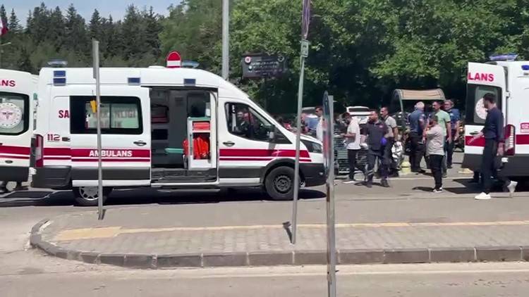 Cezaevi önünde silahlı saldırı!