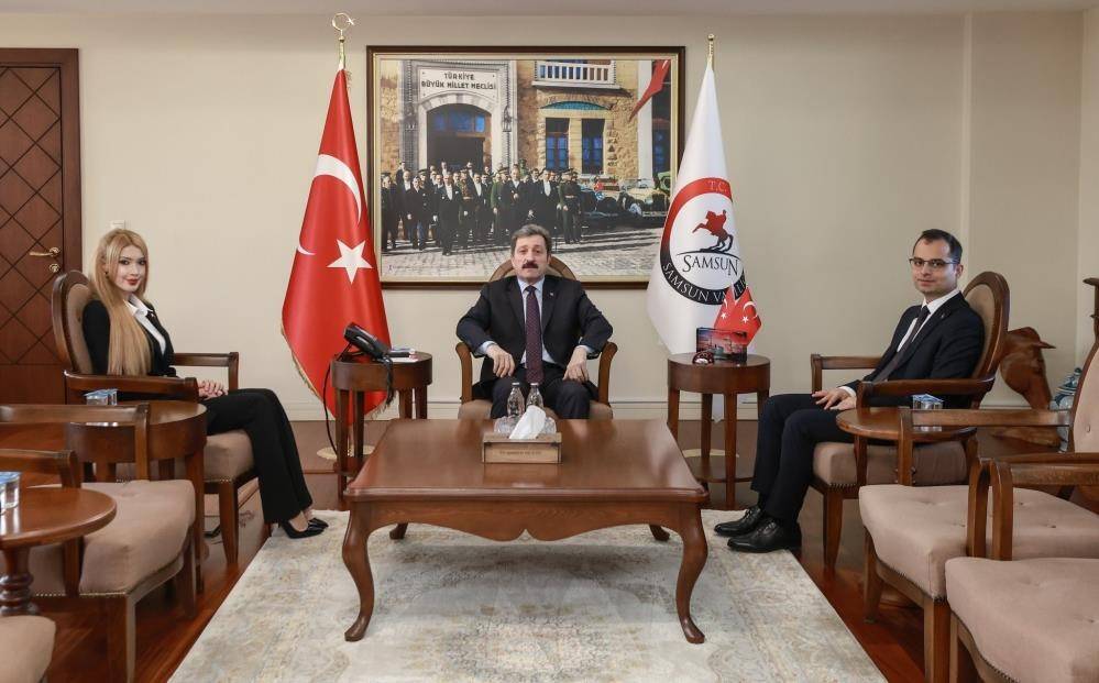 'Barbie Kaymakam' vali yardımcısı oldu!