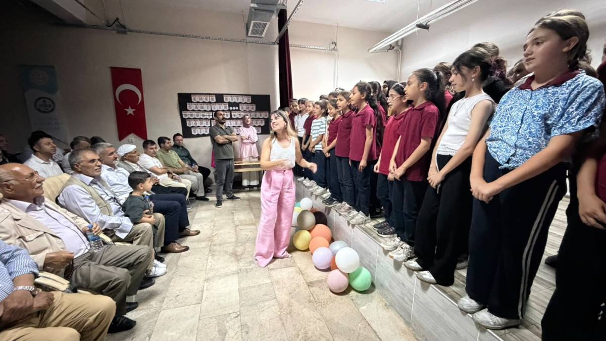 Şanlıurfa'da 37 yıllık eğitim çınarına duygusal veda!