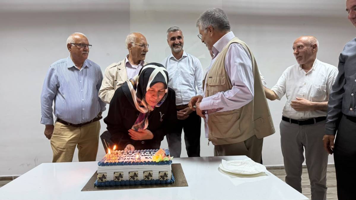 Şanlıurfa'da 37 yıllık eğitim çınarına duygusal veda!