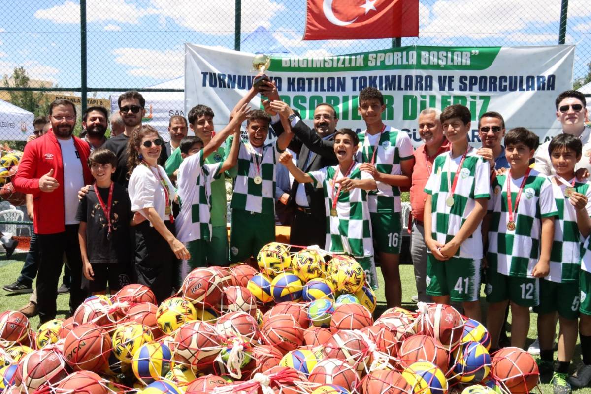 “Bağımsızlık Sporla Başlar” futbol turnuvası sona erdi!