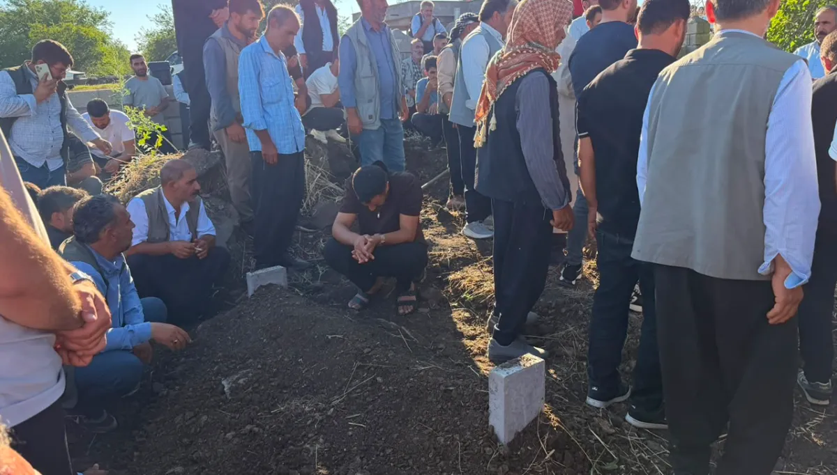 Kazada ölen 3 kardeş Siverek'te toprağa verildi!