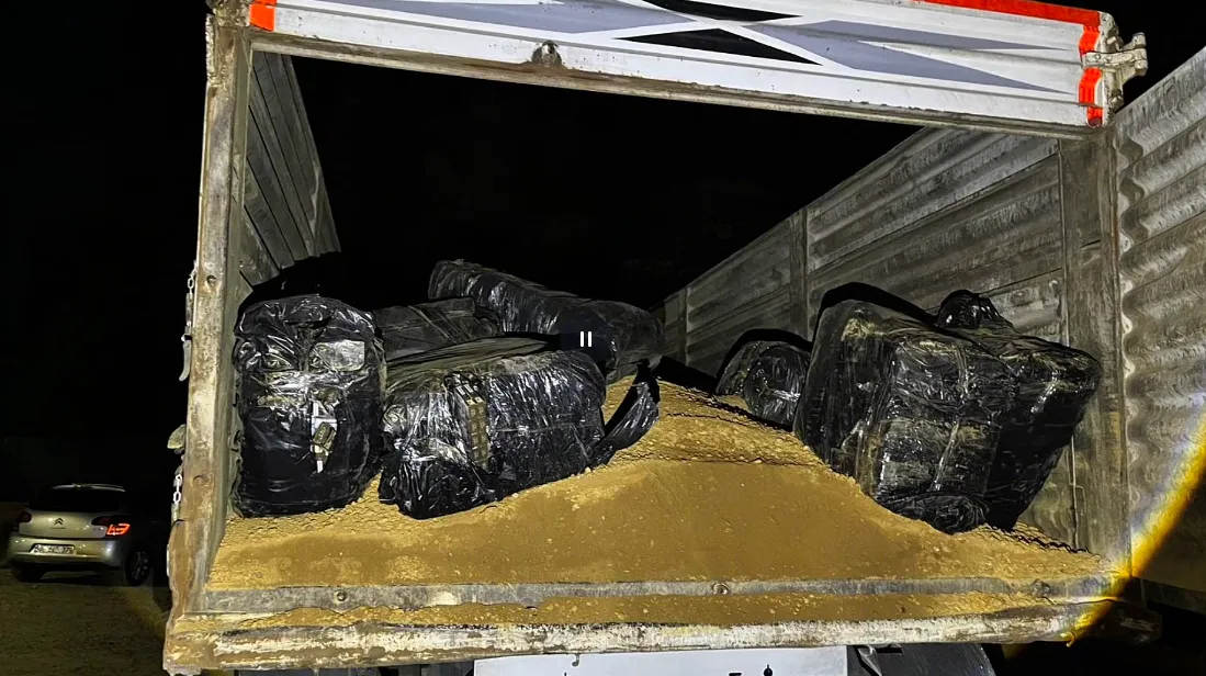 Şanlıurfa'da milyonluk kaçakçılık operasyonu: Binlerce ürün ele geçirildi!
