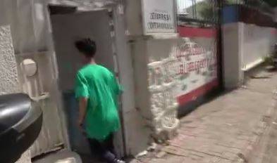 Sınava son saniyede yetişti: El frenini çekmeden okula koştu!