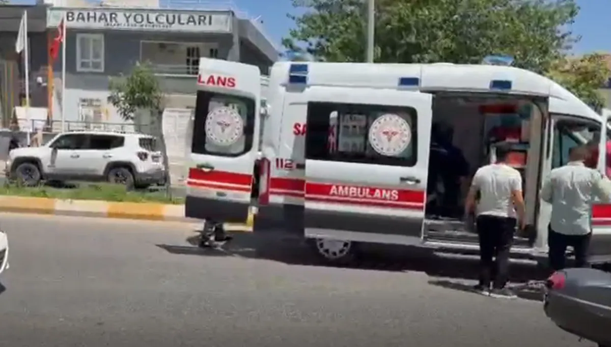 Urfa'da karşıya geçmek istedi: Otomobil çarptı!