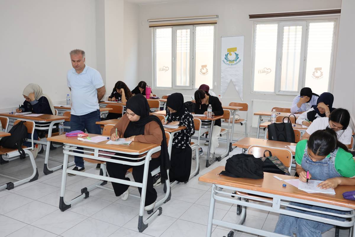 Haliliye’de gençler yks’ye seri denemelerle hazırlanıyor!