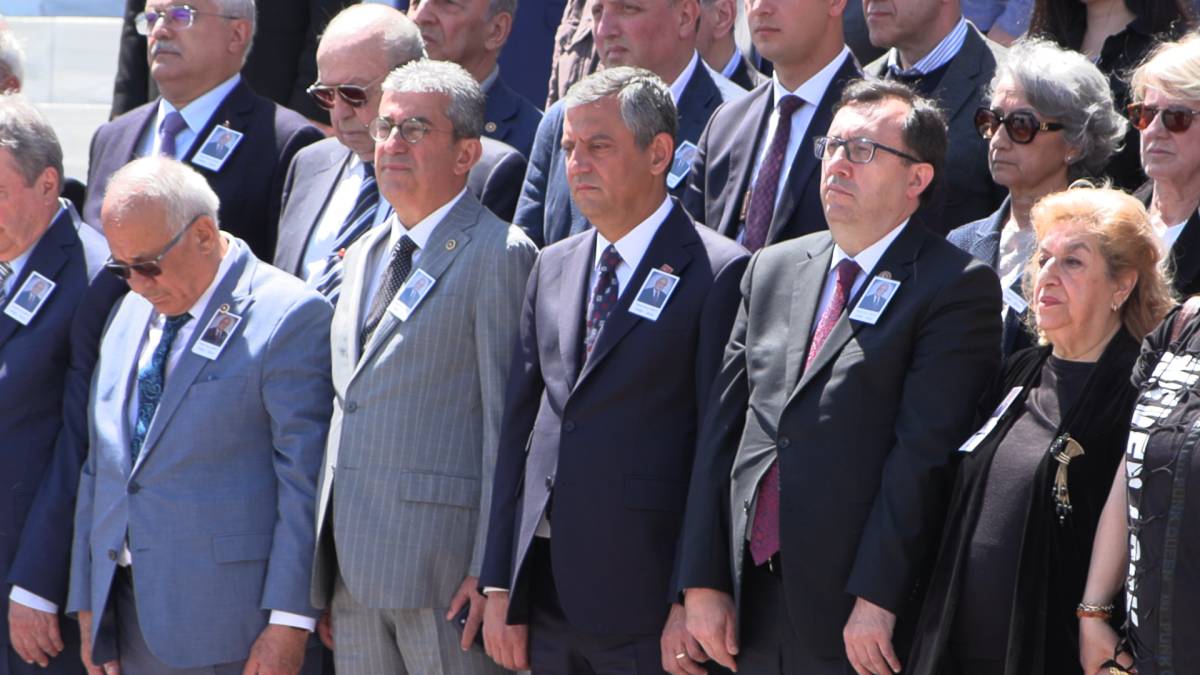 Özgür Özel, Olağanüstü kurultay için imza süreci başlatıldı!