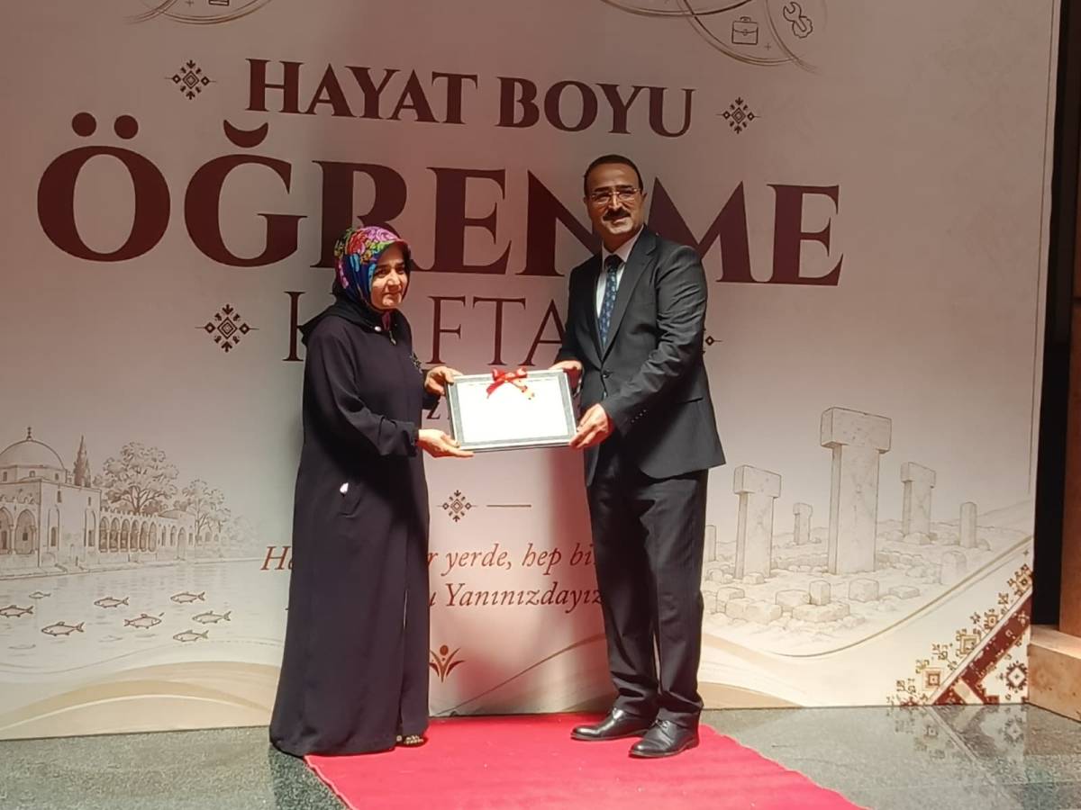 Şanlıurfa'da Hayat Boyu Öğrenme Haftası: Tarihi mekanlar defileye taşındı!