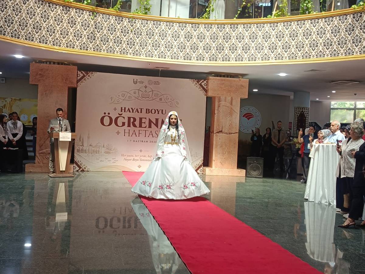 Şanlıurfa'da Hayat Boyu Öğrenme Haftası: Tarihi mekanlar defileye taşındı!