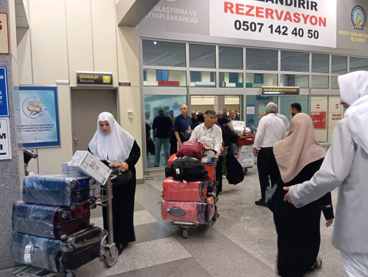 Şanlıurfa ilk hacılarını çoşkuyla karşıladı!