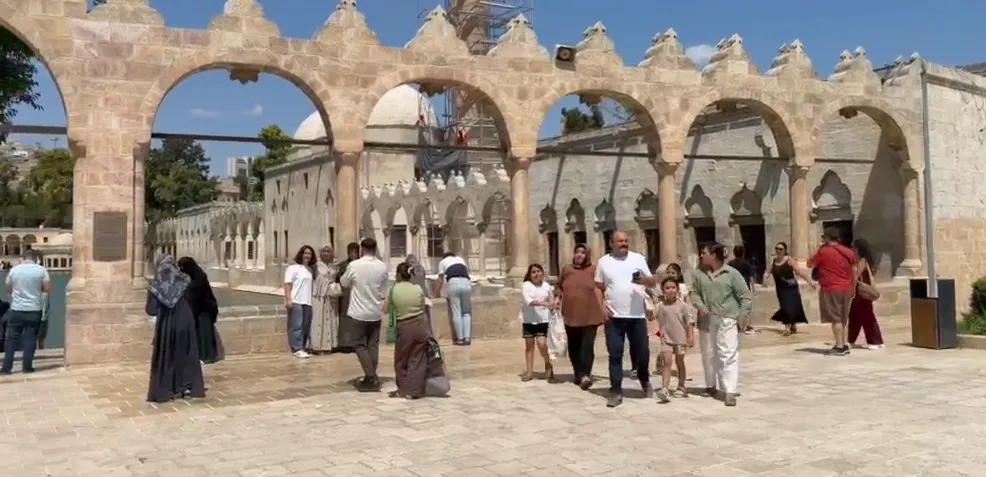 Balıklıgöl'de hafta sonu ziyaretçi akını!