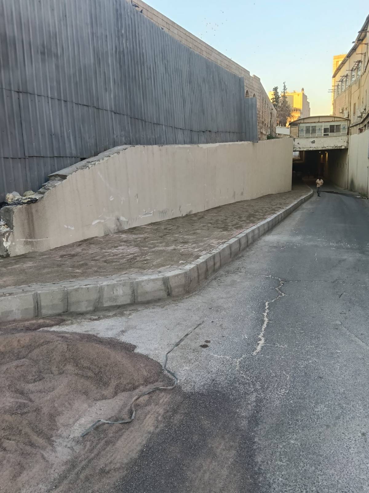Urfa'daki altgeçide yapılan hatalı parka belediyeden kaldırım çözümü!