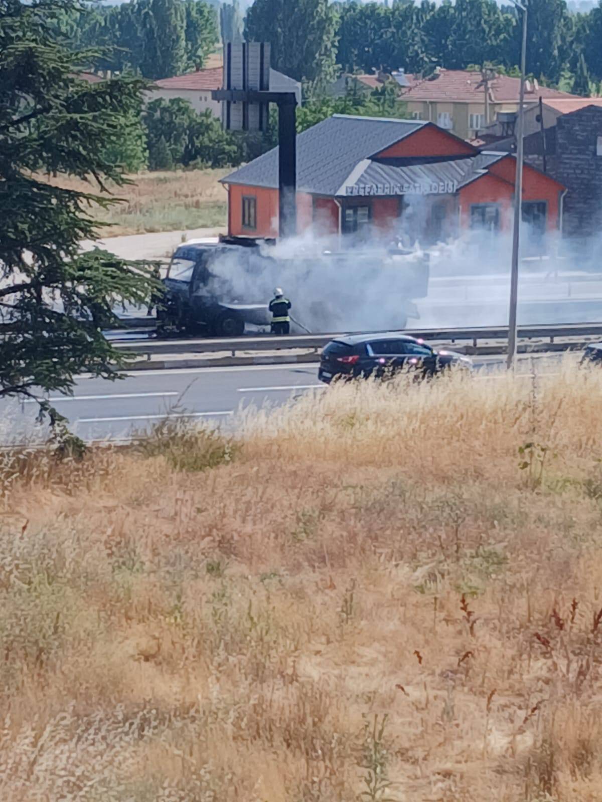 yanan kamyon adeta alev topuna döndü