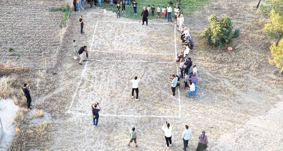 Şanlıurfa'da köylülerin tenis keyfi!