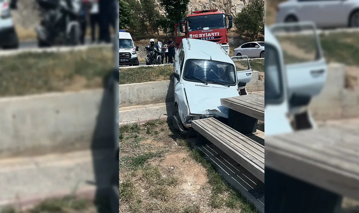 Şanlıurfa'da kontrolden çıkan otomobil millet bahçesine uçtu!