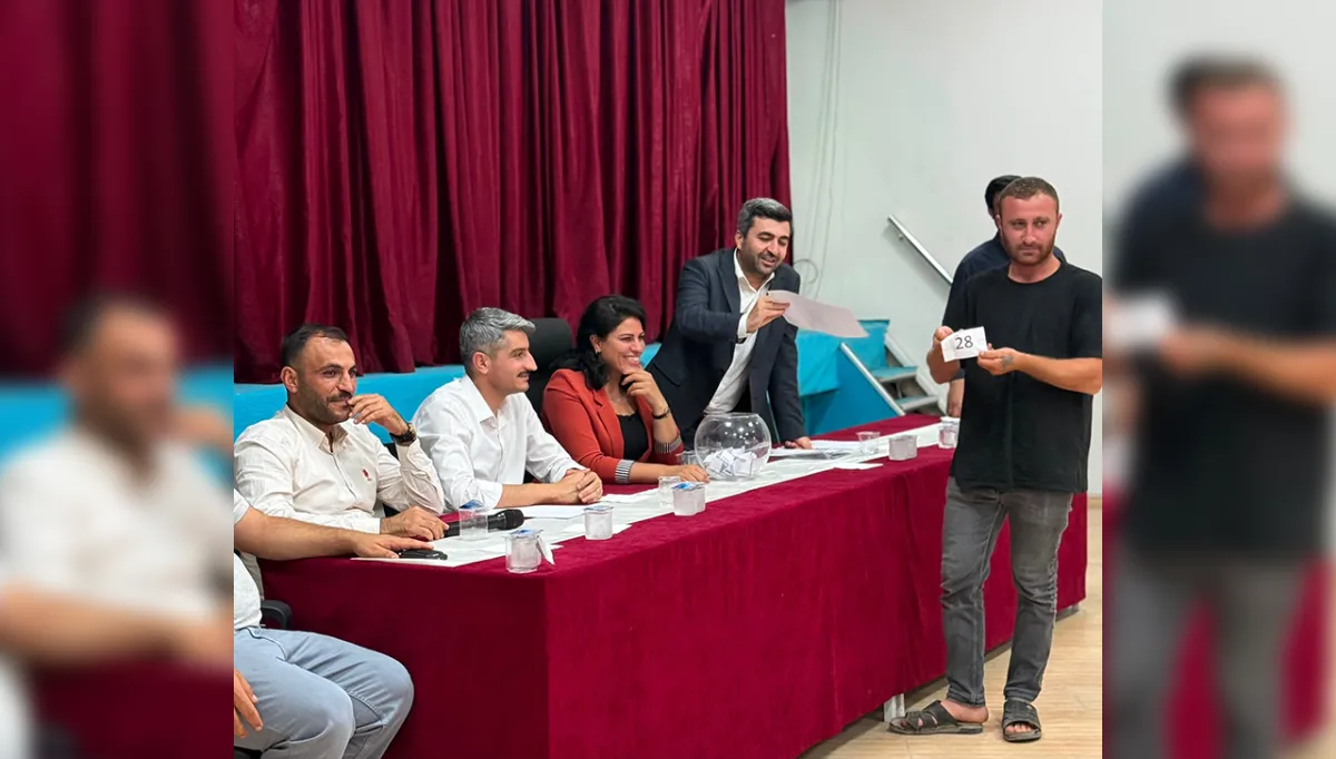 Suruç Belediyesi seyyar satış noktaları hak sahiplerine teslim etti!
