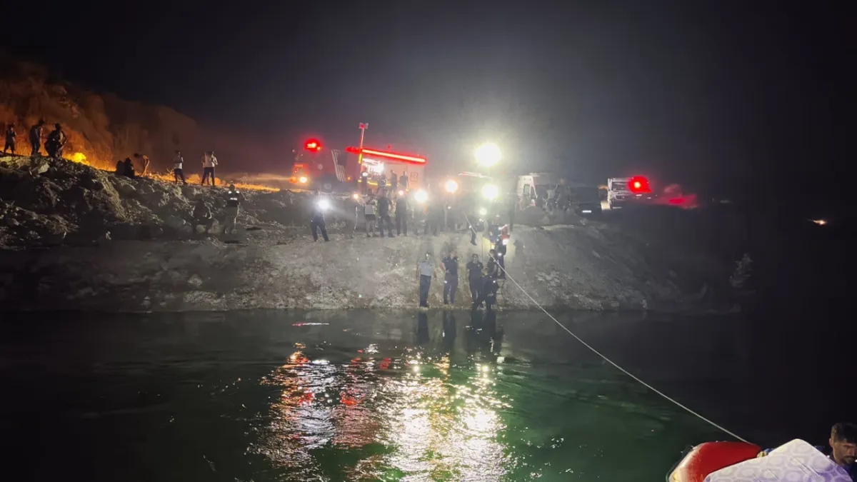 Fırat Nehri'nde can pazarı: Ekipler seferber oldu!