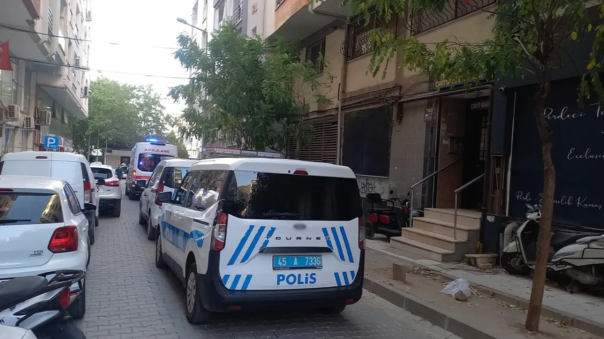 Koku yayılan evden cesed çıktı!