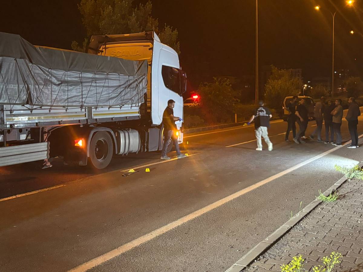 İki grup arasındaki kavga kanlı bitti!