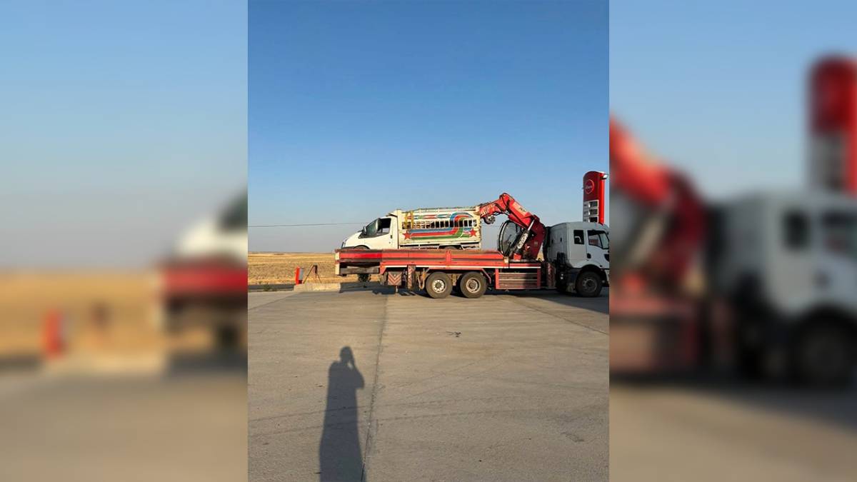 Urfa'da hayvan yüklü kamyonet devrildi! yaralılar var!