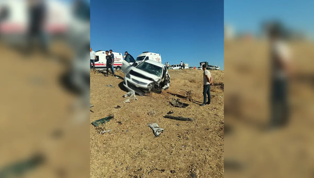 Urfa'da otomobil ile çekici çarpıştı: Yaralılar var!