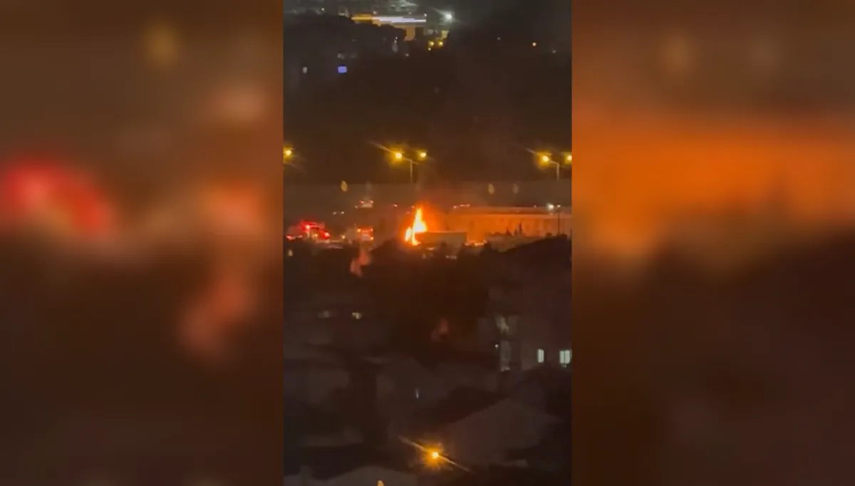 TEM Otoyolu’nda TIR alev alev yandı!