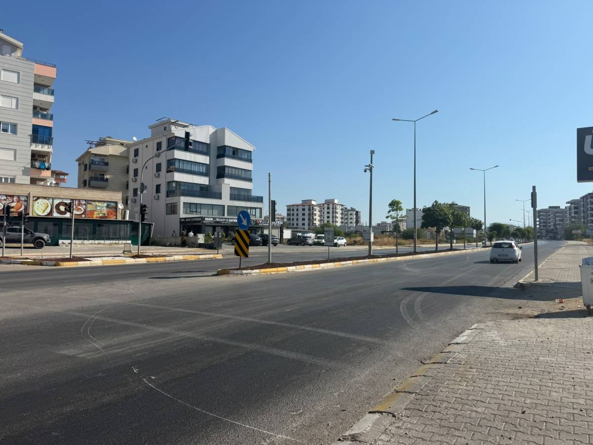 İki otomobil çarpıştı: Çok sayıda ölü ve yaralı var!