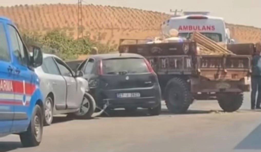 Zincirleme tırafik kaza: Çok sayıda yaralı var!