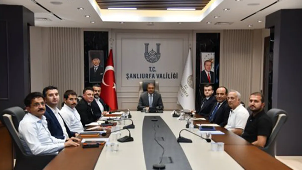 Vali Şıldak Urfa'daki karayolları yatırımlarını ele aldı!