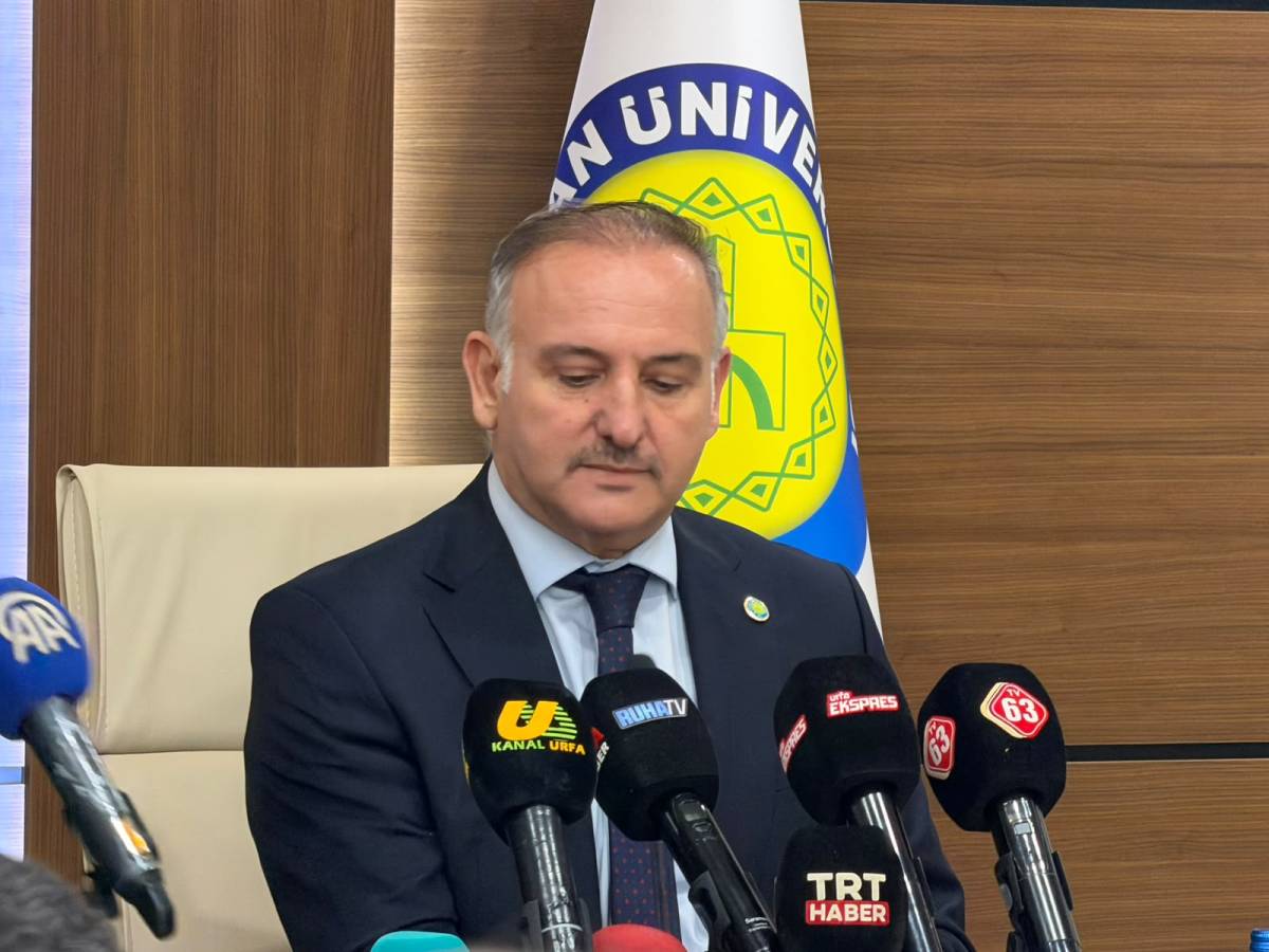 Dünya birincisi Vox Humanis Korosu'nu Rektör Güllüoğlu ağırladı!