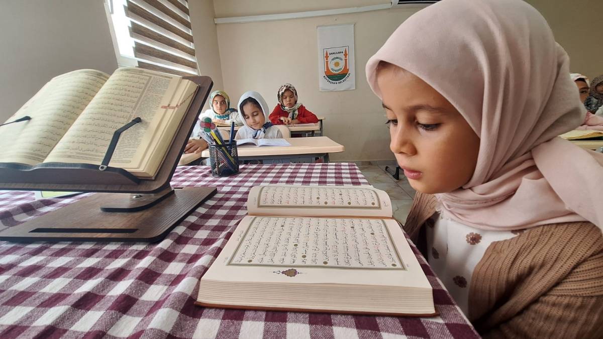 Urfa'da çocuklar yaz tatilini Kur’an-ı Kerim öğrenerek değerlendiriyor!