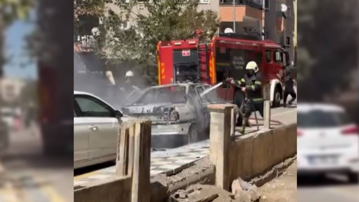 Urfa'da park halindeki otomobil alev topuna döndü!