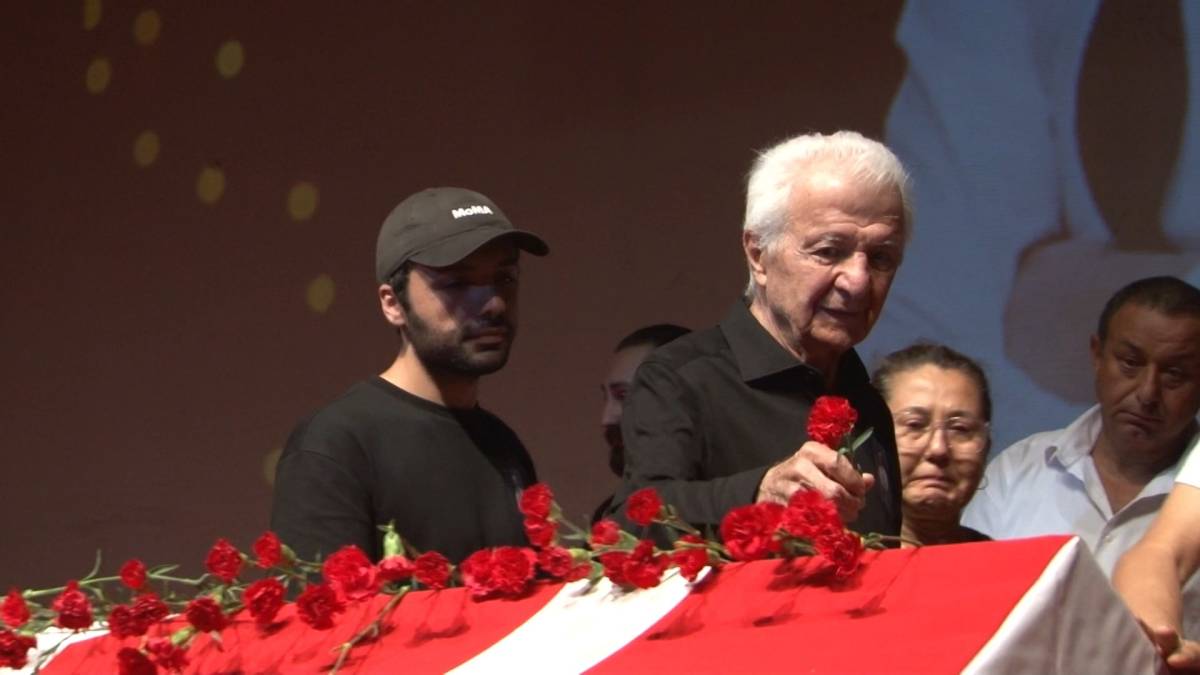 Ünlü oyuncuya veda: Sevenleri gözyaşlarına boğuldu!