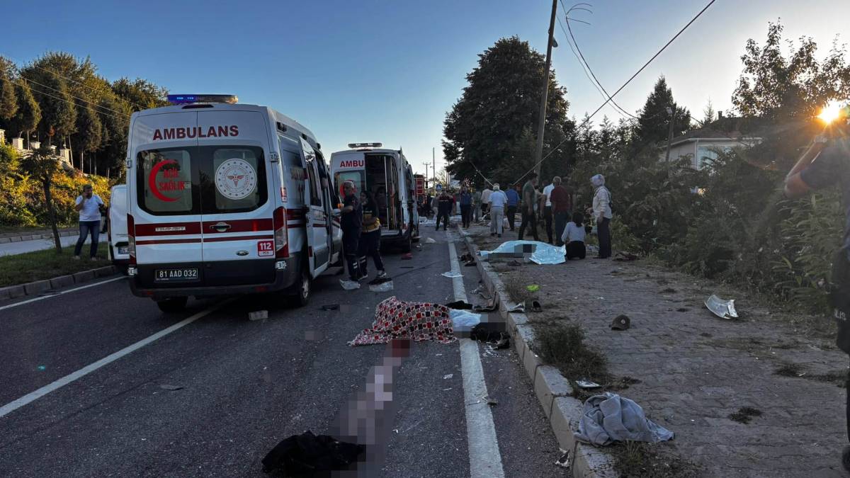 Katilam gibi kaza: Çok sayıda ölü ve yaralı var!