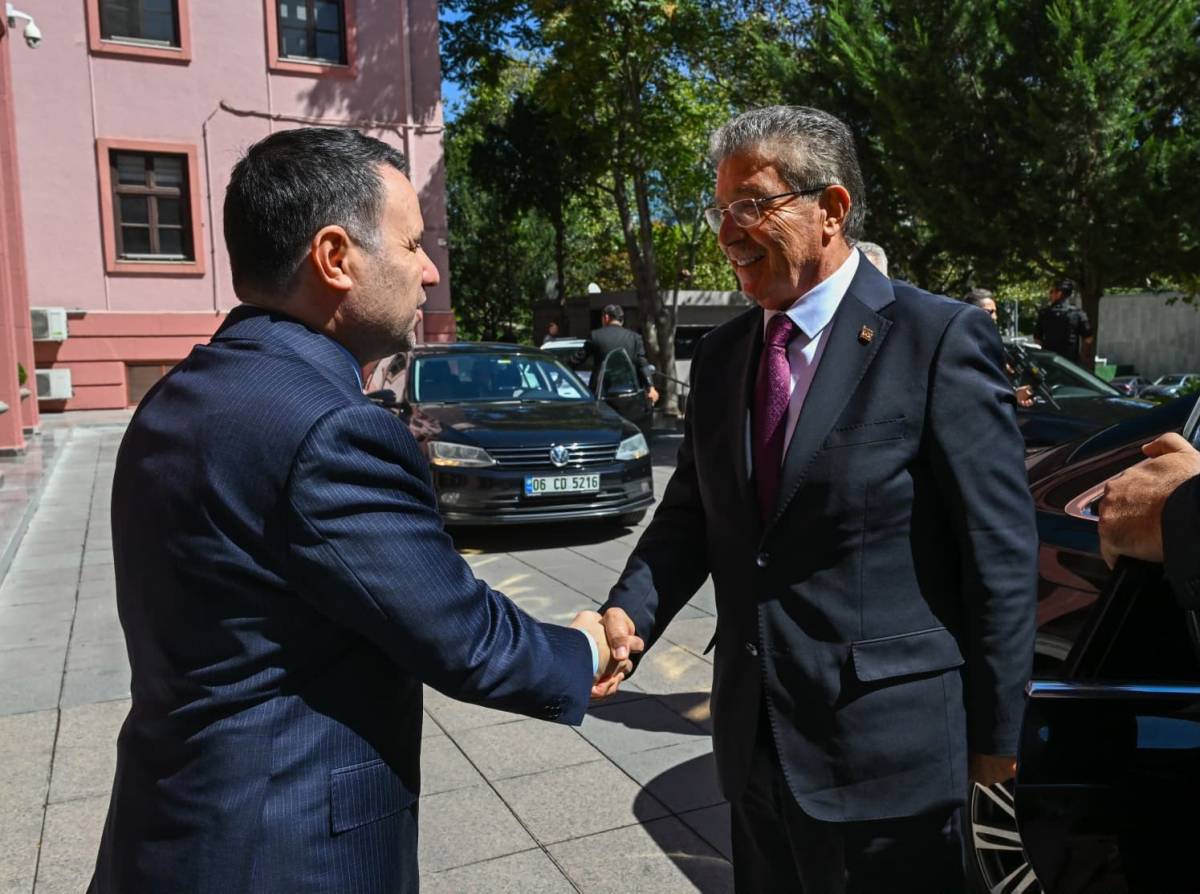 Bakan Gürlek, KKTC Başbakanı Ünal Üstel ile bir araya geldi!