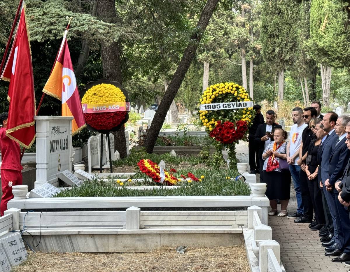 Galatasaray'ın efsanesi kabri başında anıldı!