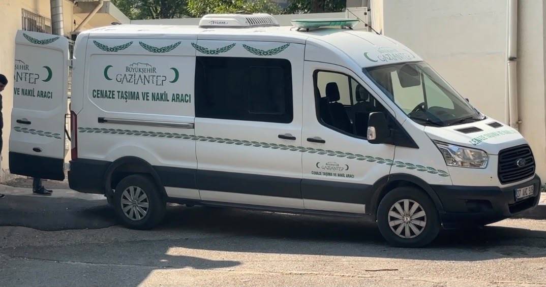 Fabrikada elektrik akımı can aldı!