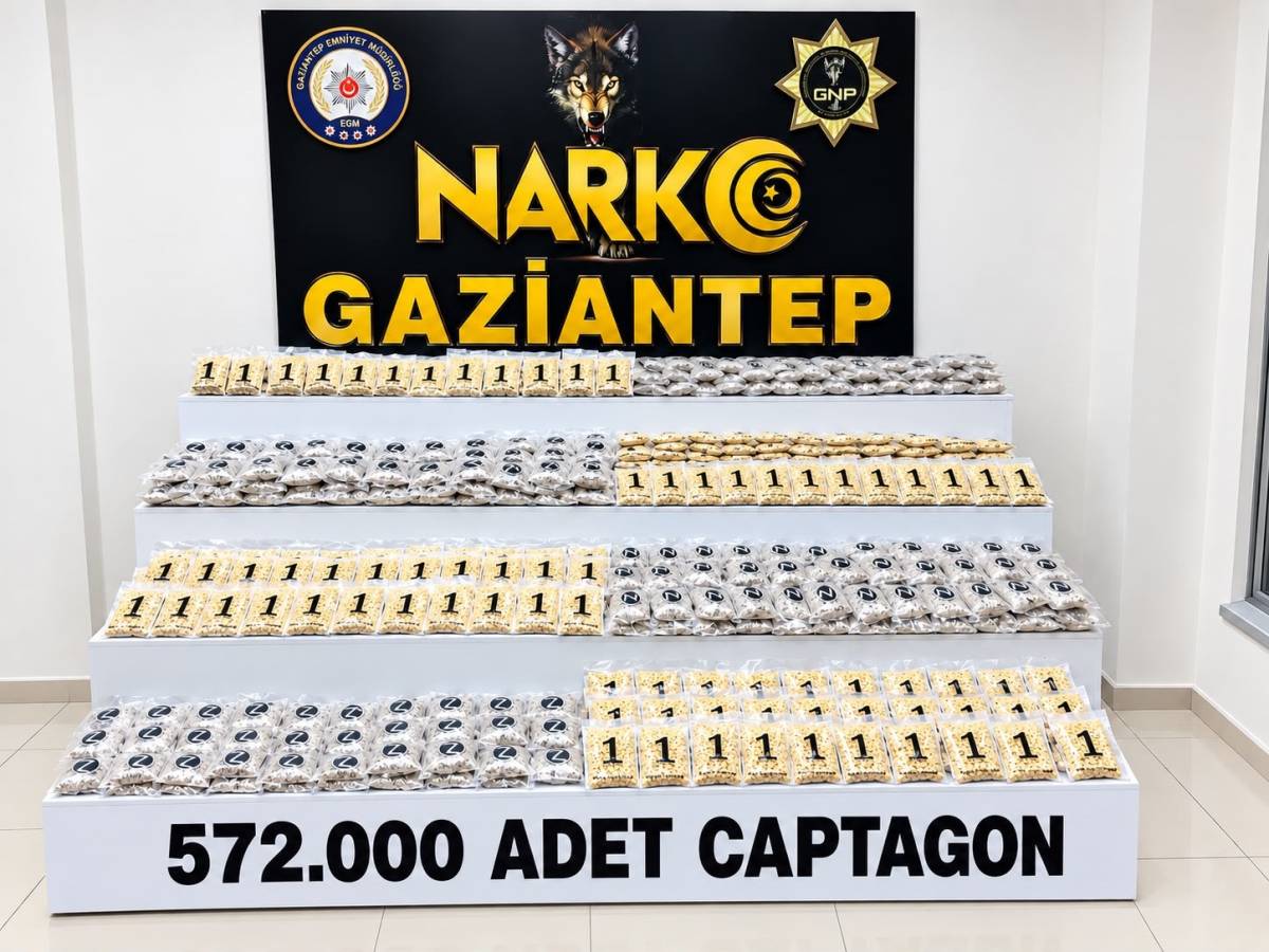Gaziantep'te 8 valiz dolusu 572 bin adet uyuşturucu hap ele geçirildi: 3 gözaltı
