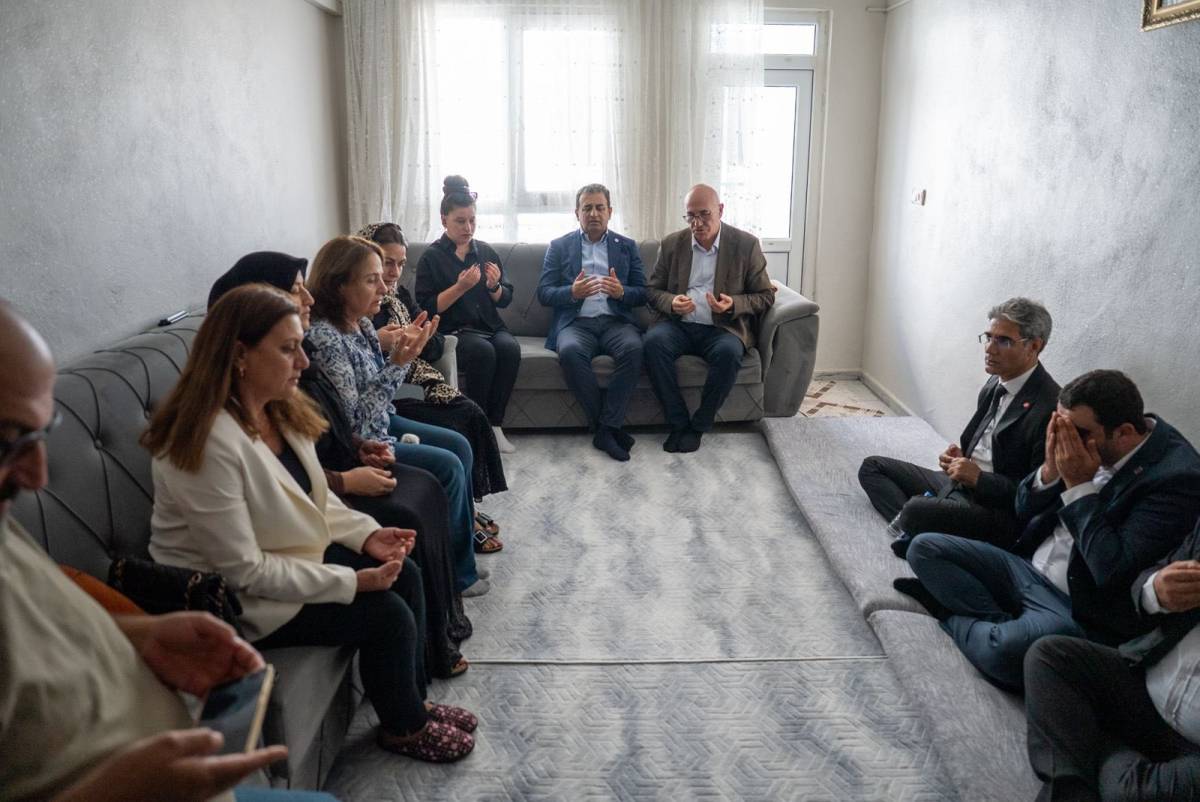 Kendirci ailesine duruşma öncesi Yeni Parti vekilinden destek