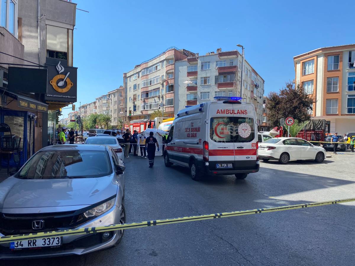 Küçükçekmece'de su tankerinin çarptığı yaya öldü; kaza kamerada / Ek bilgi (GÜNCELLEME)