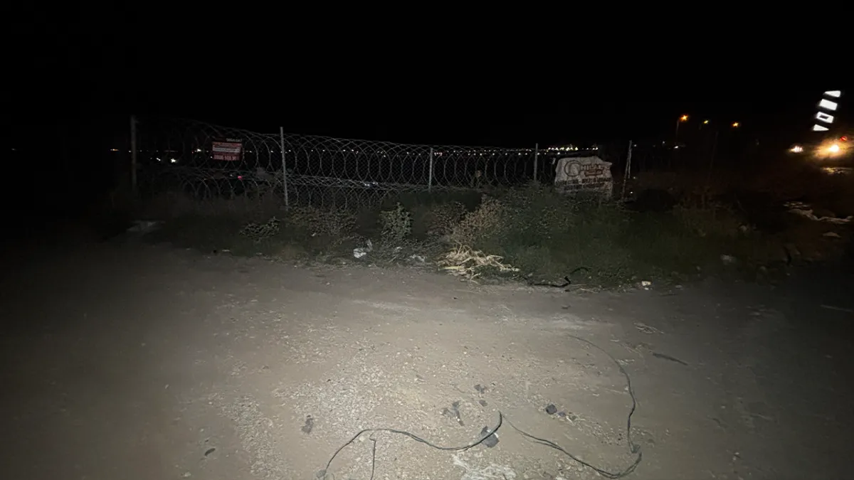 Yol kenarında bir erkek cesedi bulundu!